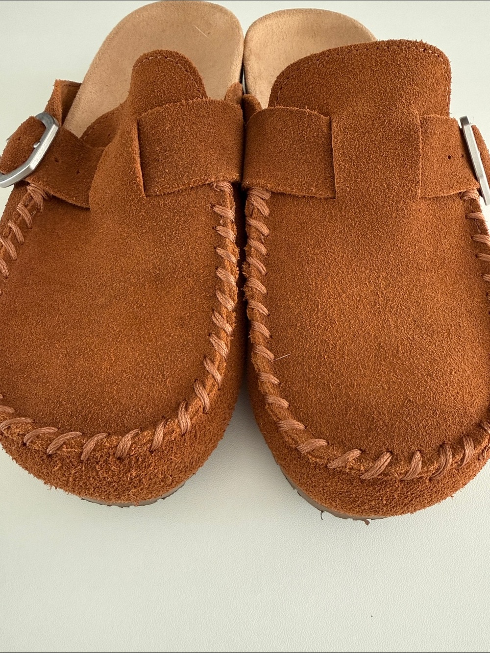 Minnetonka women’s Chestnut Brown Suede Slip-On Clog with Buckle - Picture 2 of 5